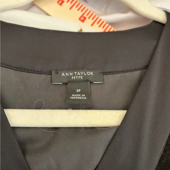 Ann Taylor Black Velvet Wrap Blouse with Satin Trim Women’s Small Petite - Picture 8 of 11